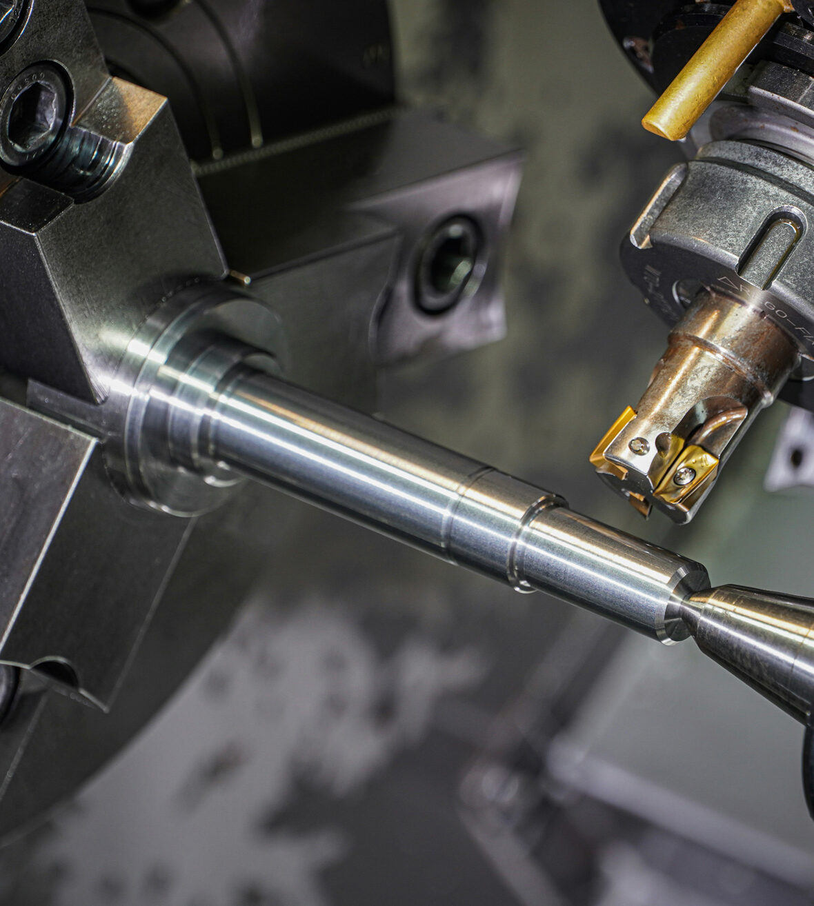 CNC Drehen Fräser bei der Anfertigung